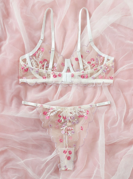 Set transparente con estampado floral